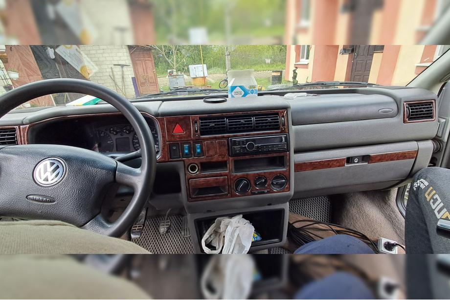 Volkswagen T4 Transporter 1990-2003 гг. Накладки на торпедо (1999-2003) Карбон Фото 5