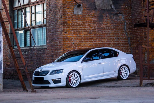 Какой цвет диски подойдут к белому авто?