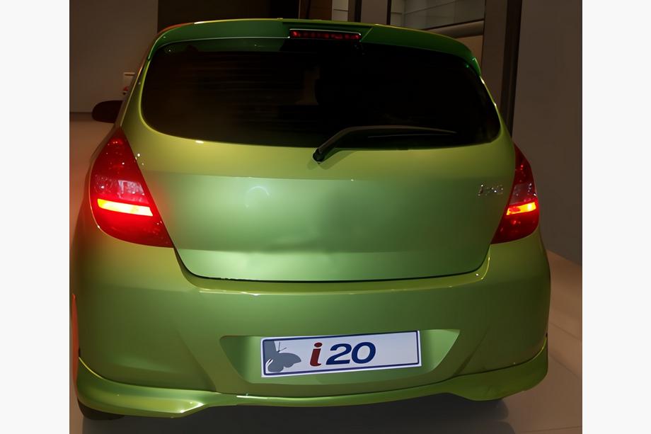 Hyundai I-20 2008-2012 гг. Задняя нижняя накладка (грунт под покраску) Фото 1