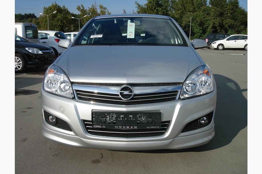 Передняя нижняя накладка Sedan (грунт под покраску) Image