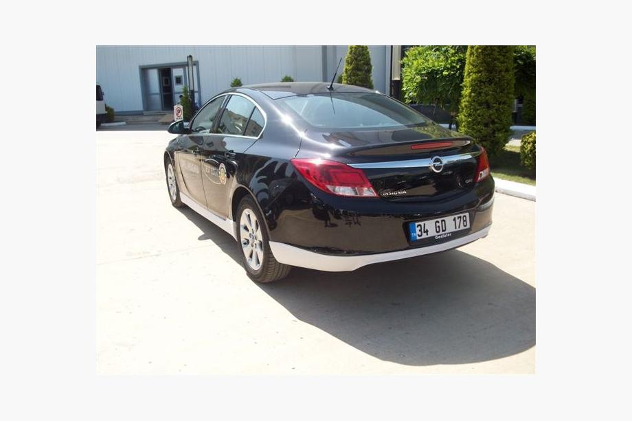 Opel Insignia 2008-2017 гг. Задняя нижняя накладка (грунт под покраску) Фото 3