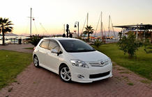 Toyota Auris 2007-2012 гг. Боковые пороги (грунтованные под покраску) фото 1