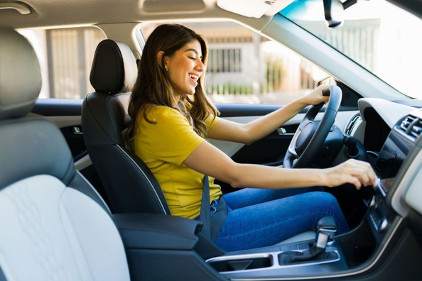 Идеальный подарок для нее: Выбираем презент для женщины за рулем
