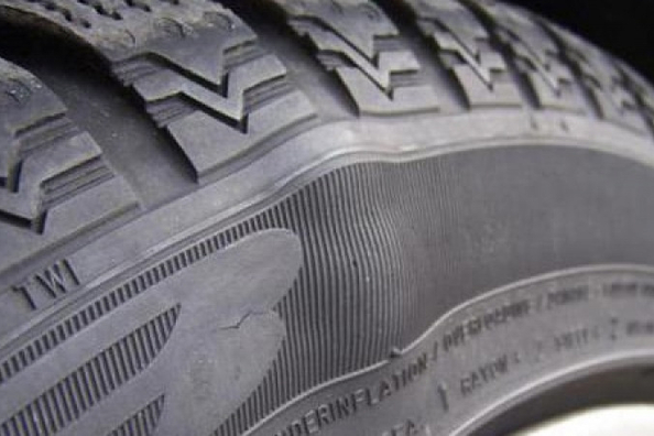 Можно ли ездить с грыжей на колесе автомобиля?