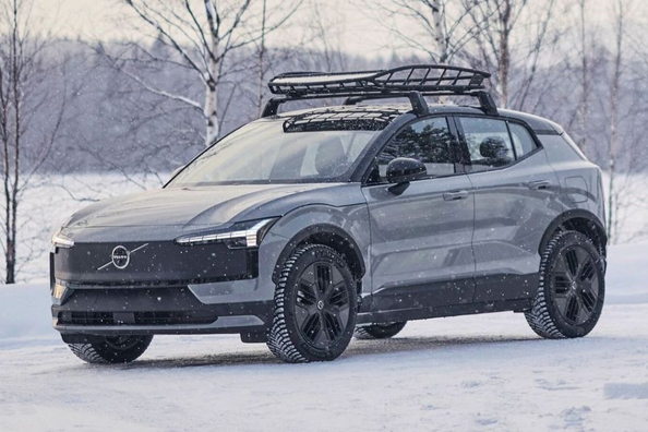 Volvo EX30 Cross Country: Обзор внедорожной версии электрокроссовера