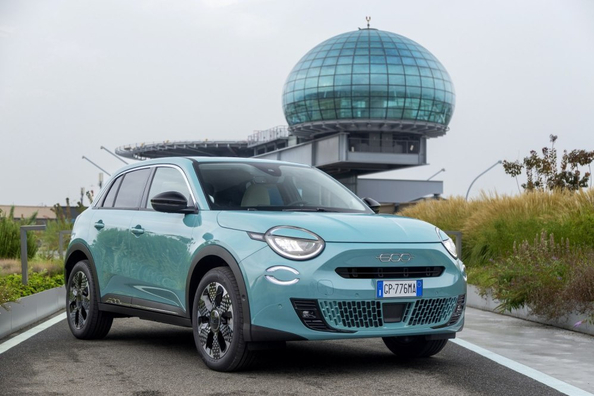 Обзор Fiat 600e: Стильный электрический кроссовер