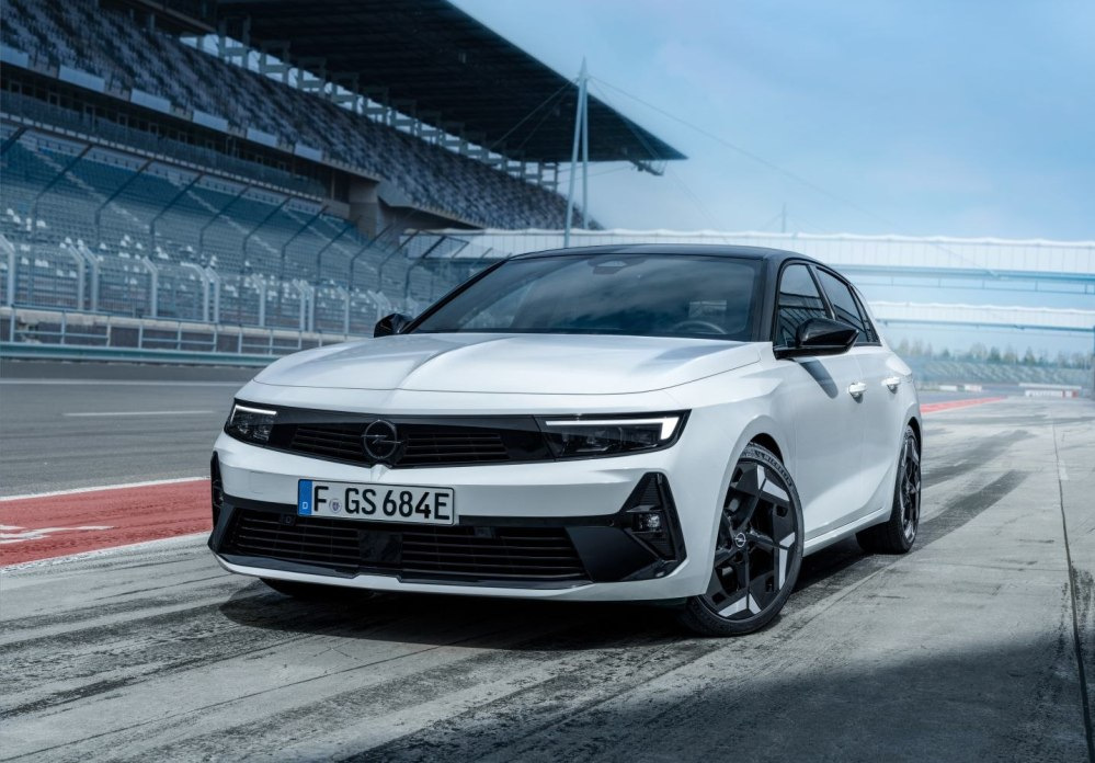 Opel Astra L GSe: Спортивный гибридный хэтчбек