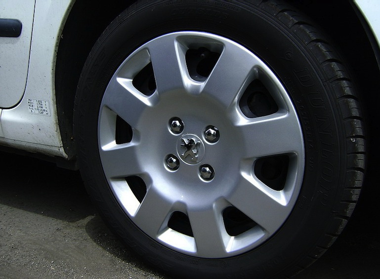 Колпаки на колеса: Стиль или необходимость?