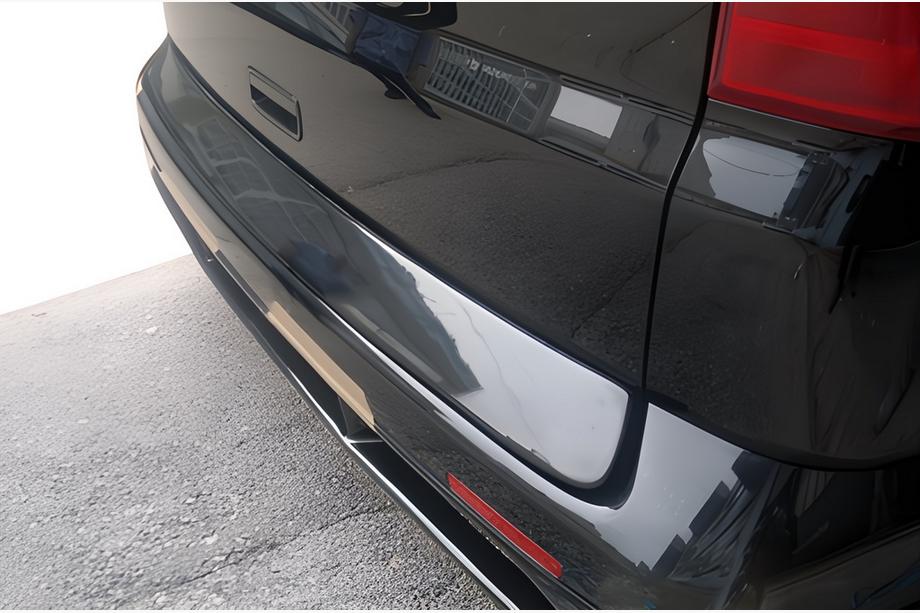 Volkswagen T5 Transporter 2003-2010 гг. Пластиковая накладка на багажник (под покраску) Image