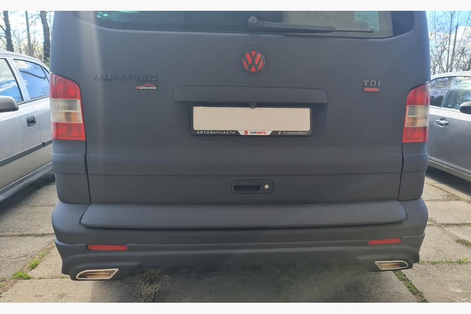 Volkswagen T5 Multivan 2003–2010 гг. Пластиковая накладка на багажник (под покраску) Фото 3