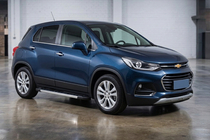 Chevrolet Trax 2012-2023 гг. Боковые пороги RedLine V1 (2 шт., алюминий) фото 1