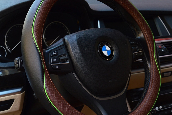 Зачем нужен чехол на руль автомобиля?