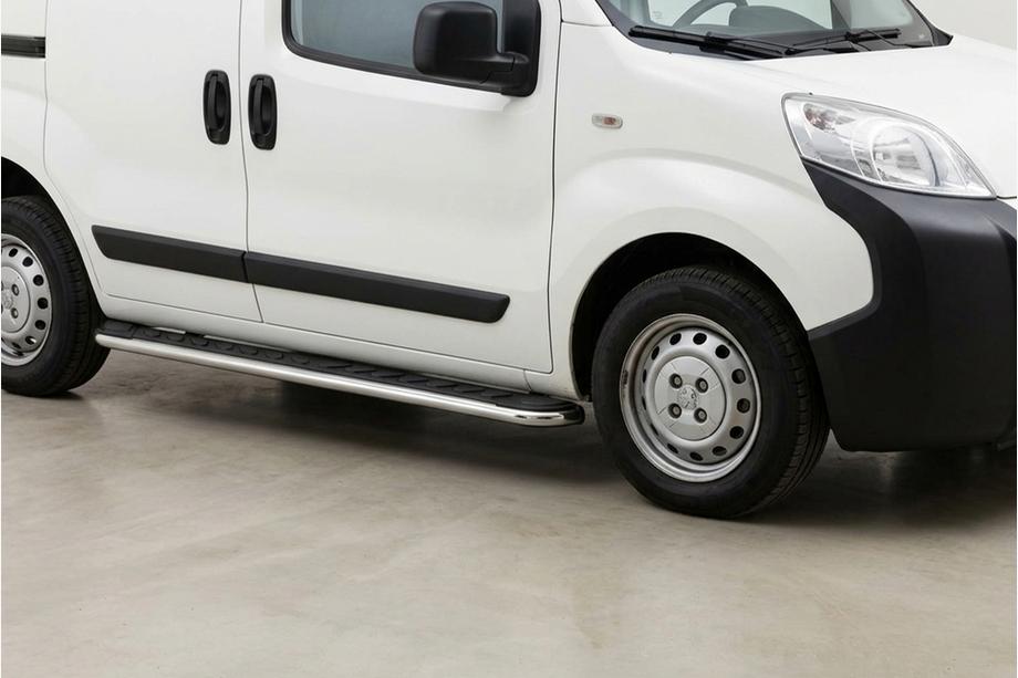 Fiat Fiorino/Qubo 2008-2024 гг. Боковые Подножки Maydos V1 (2 шт., Алюминий и Нержавейка) Image
