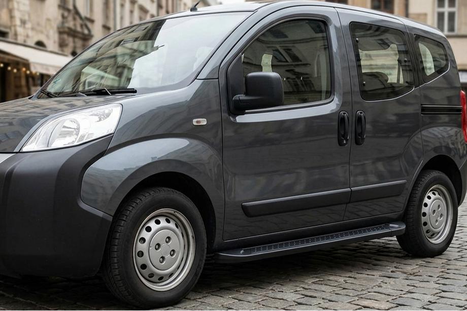 Peugeot Bipper 2008-2017 гг. Боковые Подножки Allmond Black (2 шт., Алюминий) Image