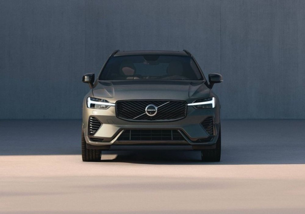 Обзор Volvo XC60 2025: Обновленный люксовый кроссовер