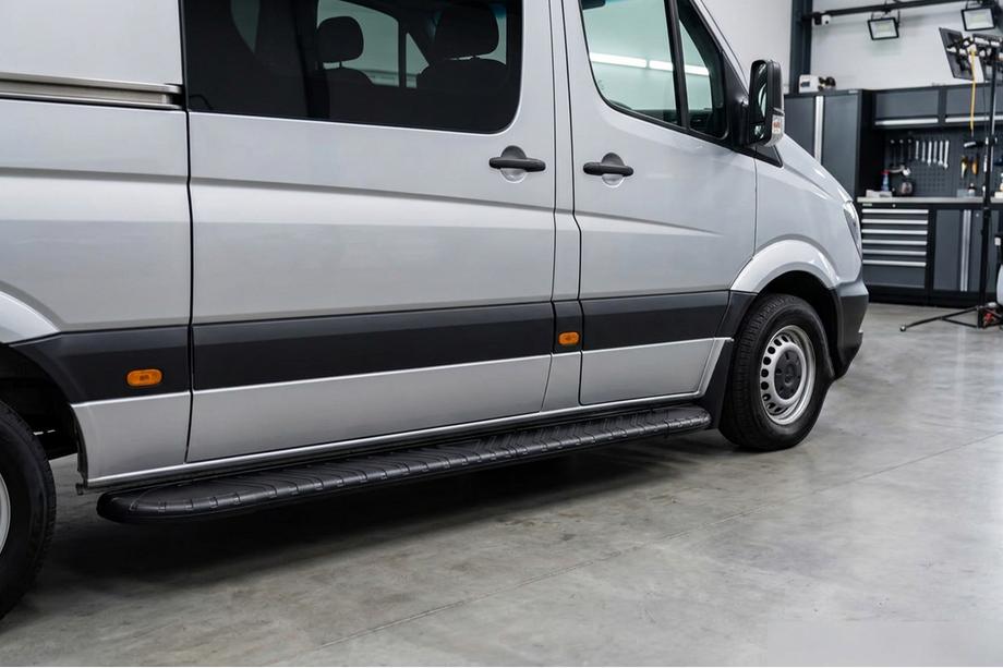 Mercedes Sprinter W906 2006–2018 гг. Боковые пороги Bosphorus Black (2 шт., алюминий) Image