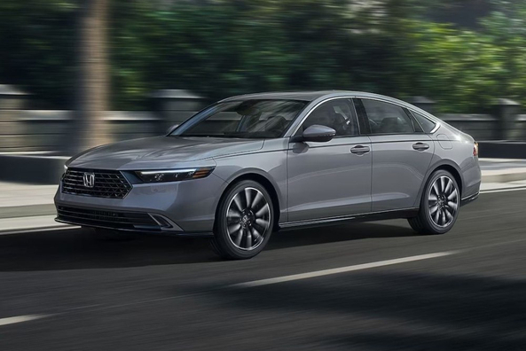 Honda Accord XI поколение: Обзор элегантного седана фото 3