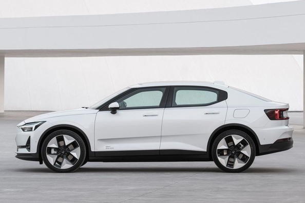 Обзор обновленного Polestar 2: Электромобиль нового уровня фото 3