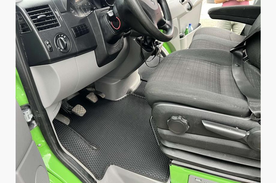 Volkswagen Crafter 2006-2016 гг. Резиновые Коврики Carsuit V1 (Черные) Image