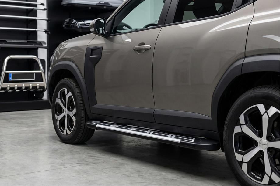 Dacia Duster 2024- гг. Боковые Подножки Sunrise (2 шт., Алюминий) Image