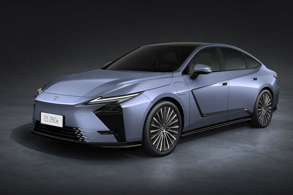 Обзор Lexus ES восьмого поколения 2025 года