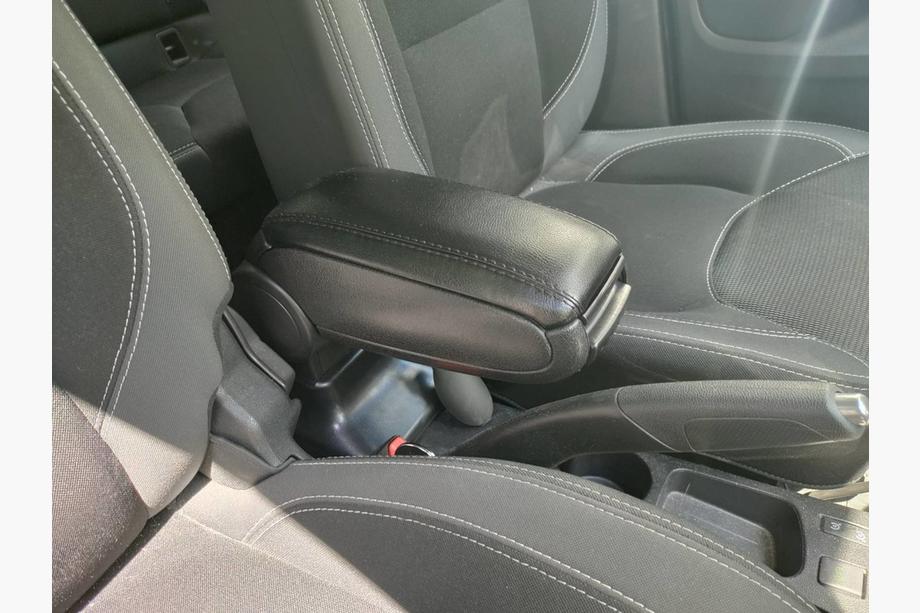 Renault Clio IV 2012-2019 гг. Подлокотник V1 (в подстаканник) Image