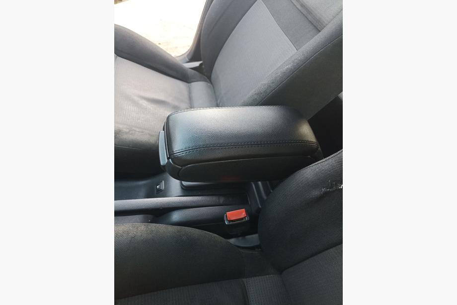 Volkswagen Golf 4 1997-2006 гг. Подлокотник V-3 Niken Luxury Image
