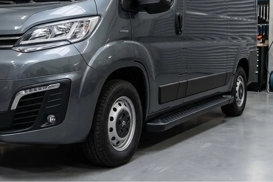 Citroen Jumper 2007-2025 гг. Боковые Подножки Allmond Black (2 шт., Алюминий) Короткая База