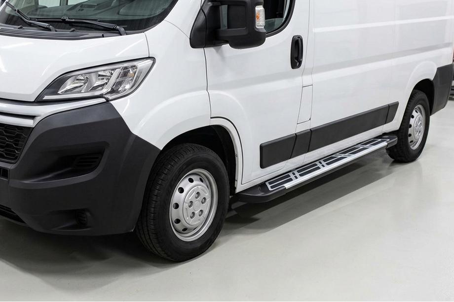 Citroen Jumper 2007-2025 гг. Боковые Подножки Sunrise (2 шт., Алюминий) Image