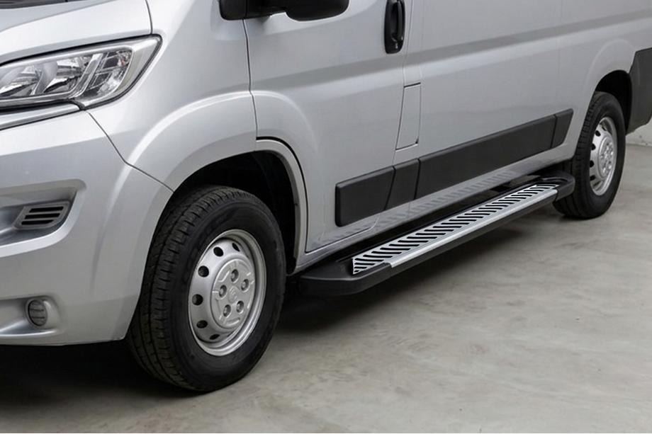 Citroen Jumper 2007-2025 гг. Боковые Подножки Line (2 шт., Алюминий) Image