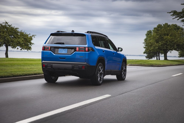 Обзор Jeep Cherokee 2025 шестого воплощения: Возвращение легенды фото 3
