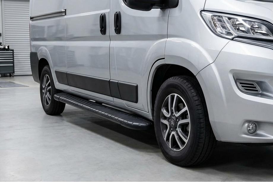 Peugeot Boxer 2006-2025 гг. Боковые пороги Bosphorus Black (2 шт., алюминий) Image