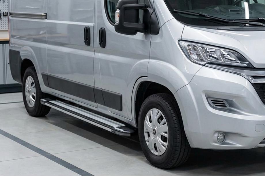Peugeot Boxer 2006-2025 гг. Боковые Подножки Rainbow (2 шт., Алюминий) Image
