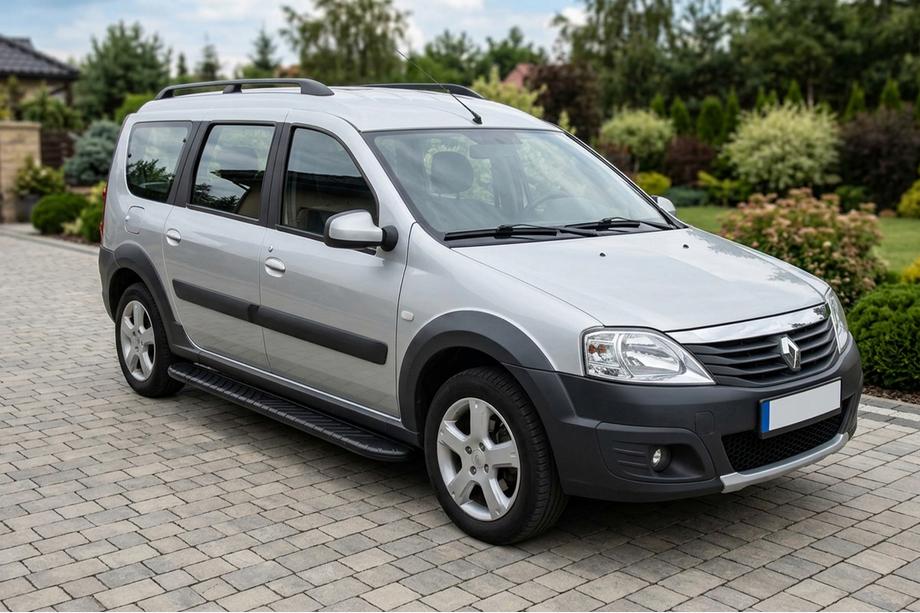 Renault Logan MCV 2005-2013 гг. Боковые пороги Bosphorus Black (2 шт., алюминий) Image