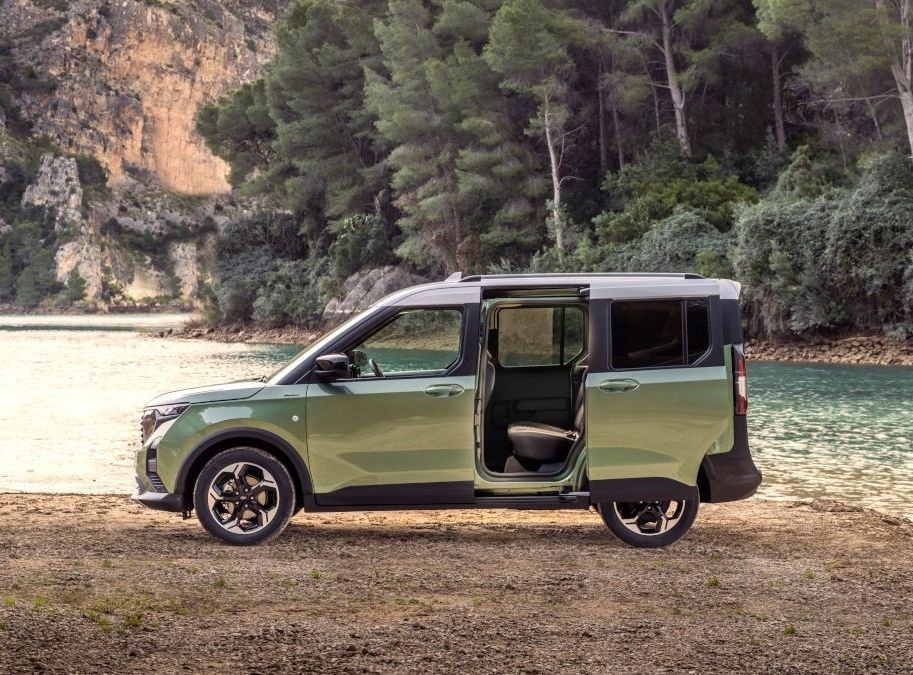 Ford Tourneo Courier второго поколения: Компактный многоцелевой минивэн