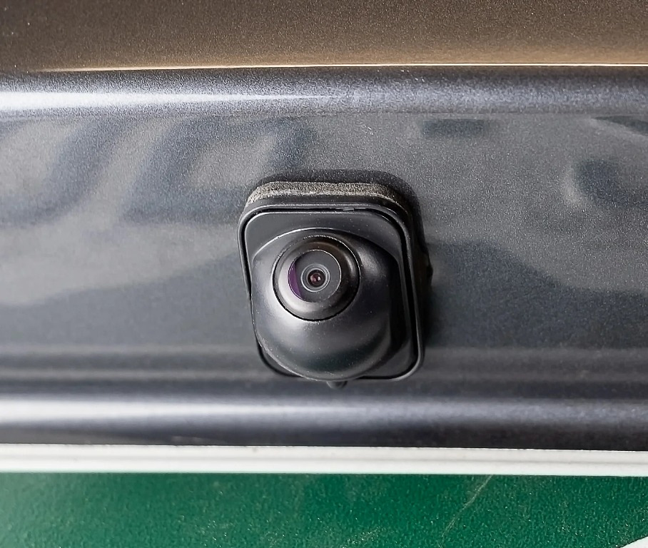 Можно ли установить камеру заднего вида на подержанный автомобиль?