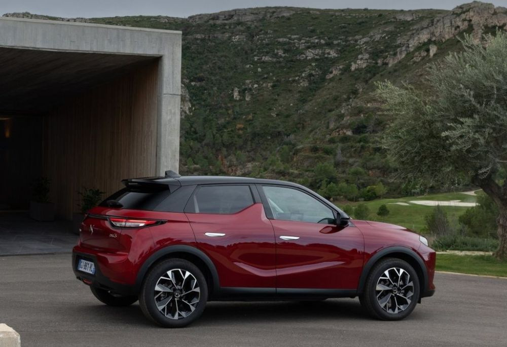 Обзор DS 3 E-Tense: Технические характеристики, комплектация, фото