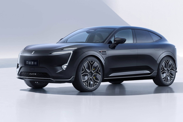Обзор Avatr 11 REEV 2025: Гибридный люксовый SUV