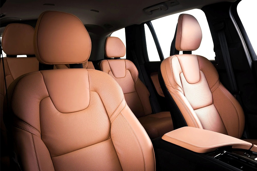 Плюсы и минусы кожаного салона в автомобиле