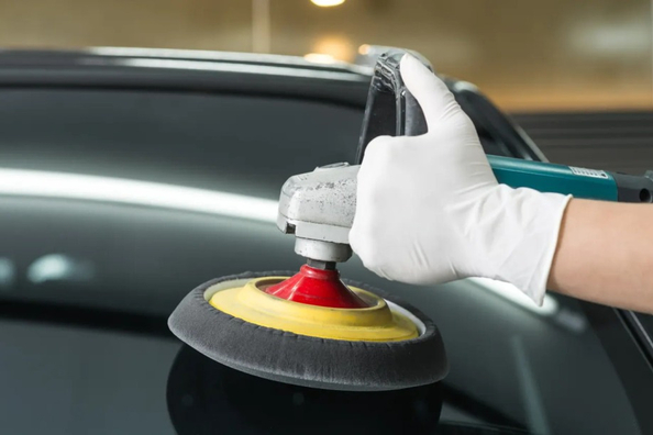 Что дает полировка лобового стекла автомобиля?