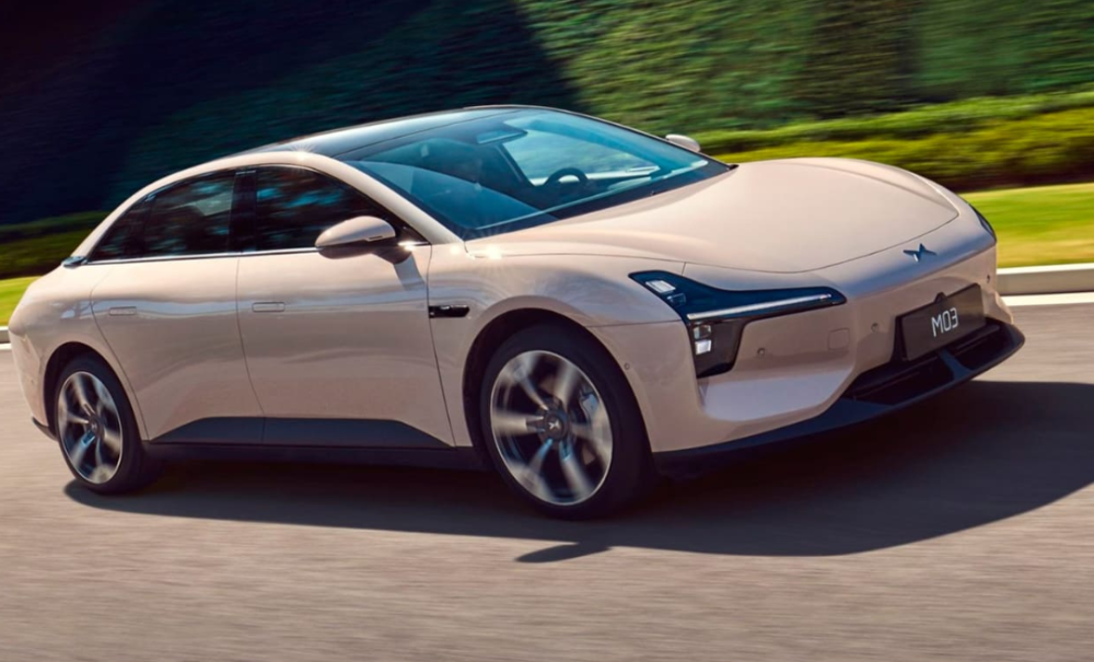 Обзор XPeng Mona M03: Новый стандарт в классе электрических седанов