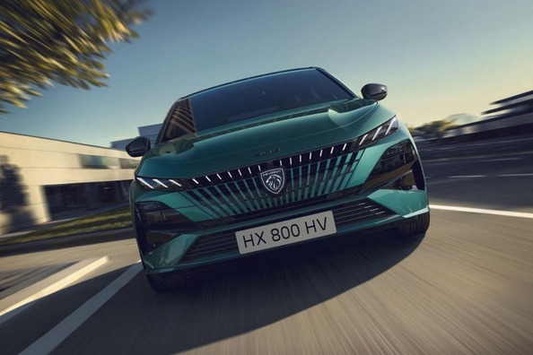 Обзор хэтчбека Peugeot 308 2025: Рестайлинг третьего поколения