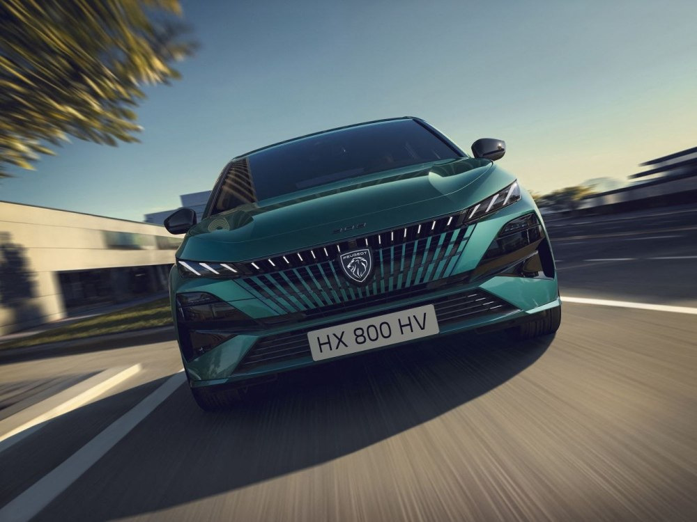 Обзор хэтчбека Peugeot 308 2025: Рестайлинг третьего поколения