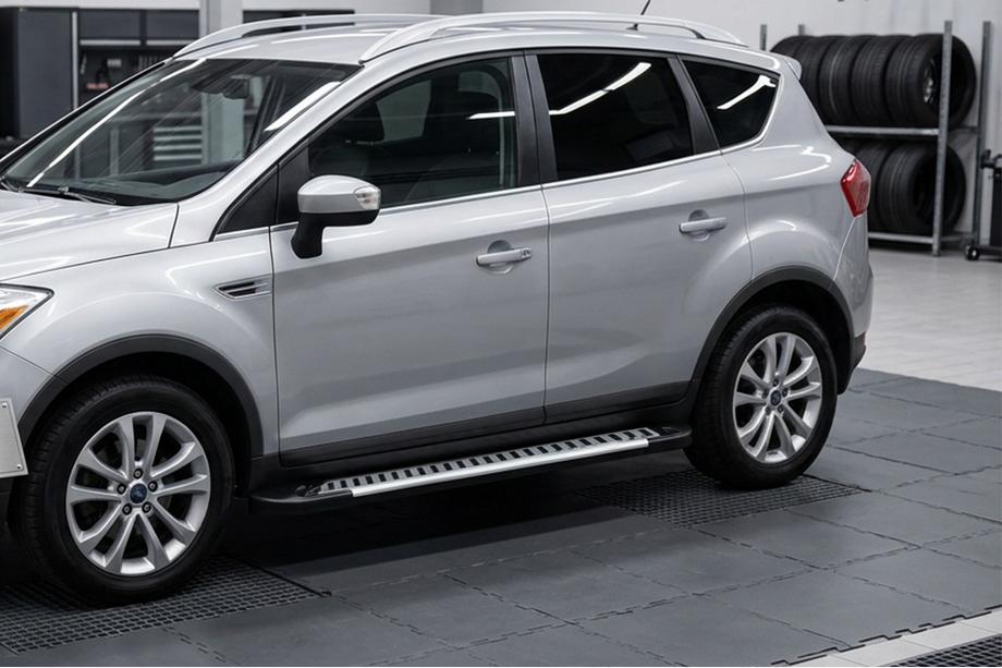 Ford Kuga 2008-2013 гг. Боковые Подножки Line (2 шт., Алюминий) Image