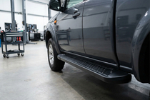 Ford Ranger 2007-2011 гг. Боковые Подножки Allmond Black (2 шт., Алюминий) фото 1