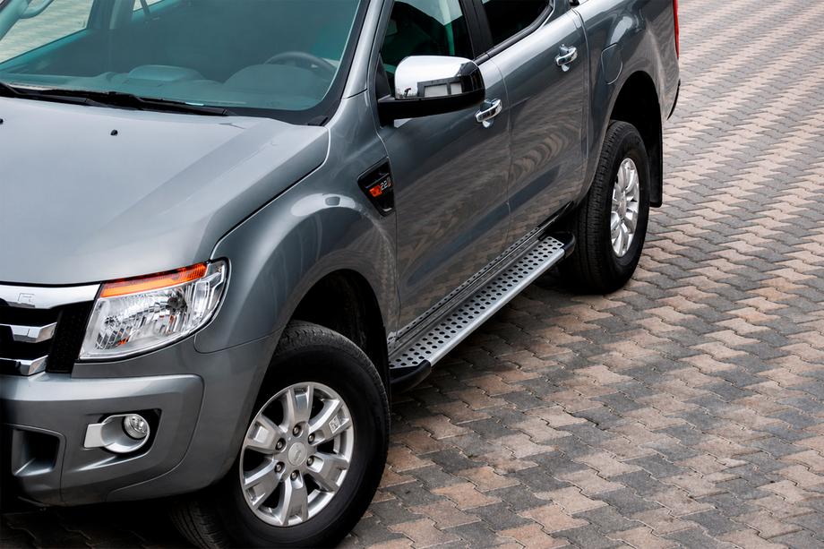 Ford Ranger 2011–2022 гг. Боковые Подножки Allmond Grey (2 шт., Алюминий) Image