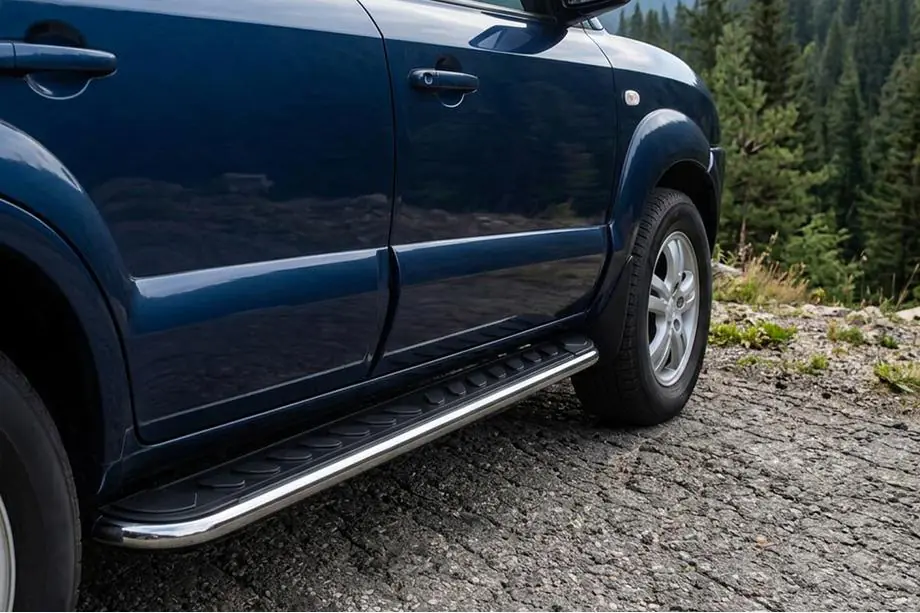 Hyundai Tucson JM 2004- гг. Боковые Подножки Maydos V1 (2 шт., Алюминий и Нержавейка) Image