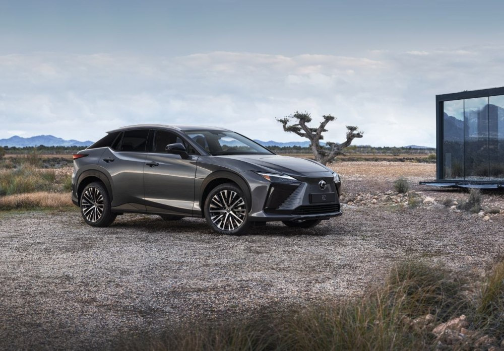 Обзор Lexus RZ 300e: Премиальный электрический кроссовер