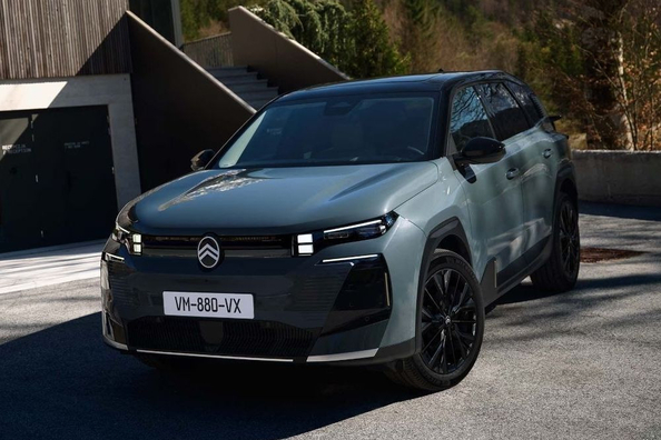 Обзор Citroën e-C5 Aircross 2025: Электрический комфорт второго поколения