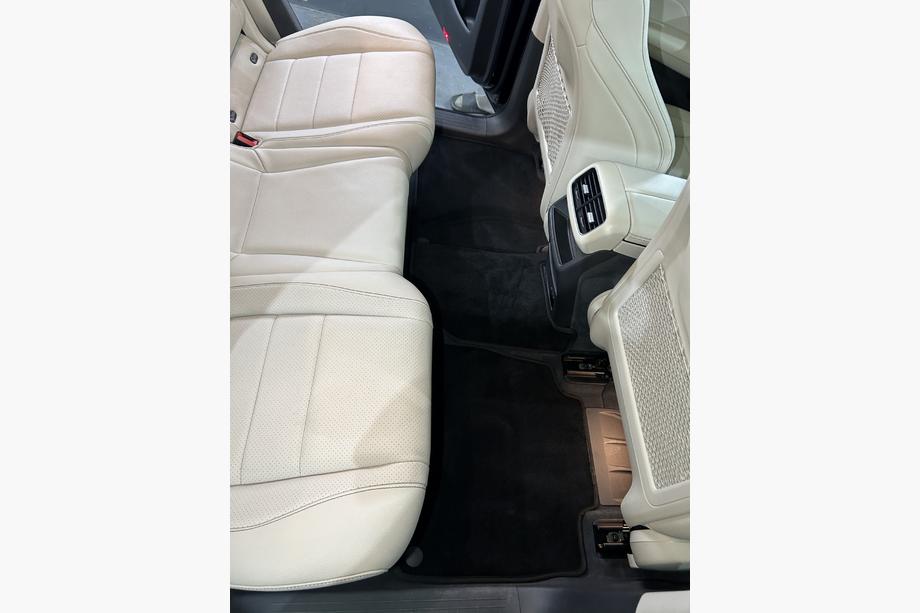 Mercedes GLS X167 2019- гг. Текстильные коврики Deluxe (Черный) Фото 3